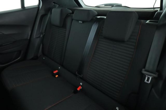 Peugeot 2008 image 2