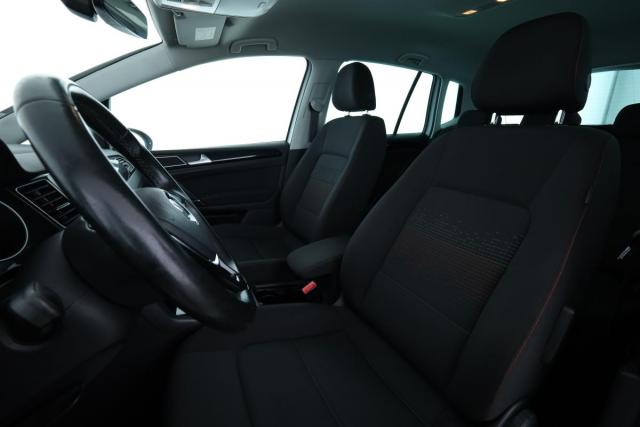 Volkswagen Golf Sportsvan image 8