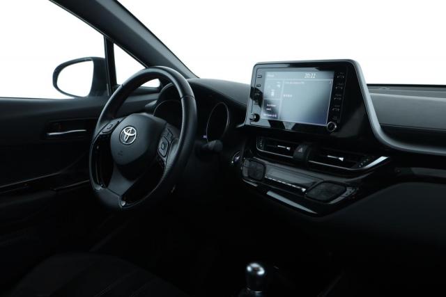 Toyota C-Hr image 9