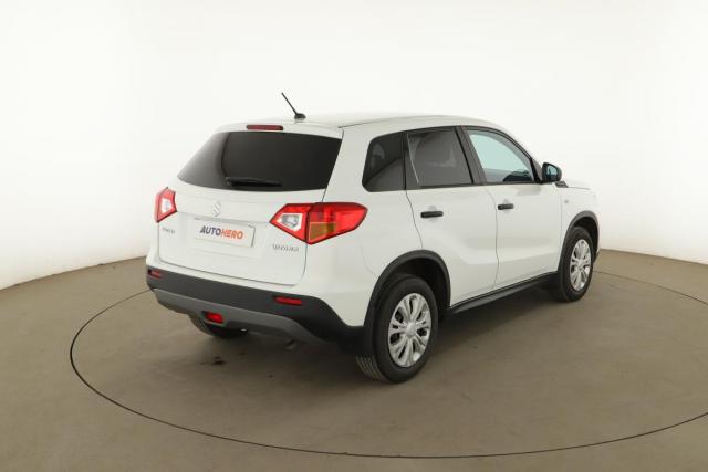 Suzuki Vitara image 4