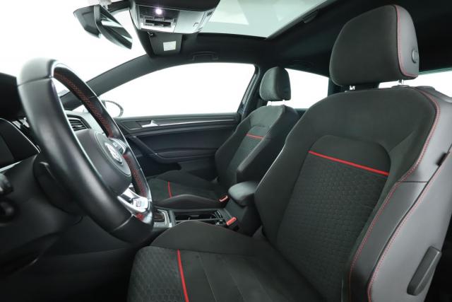 Volkswagen Golf image 3