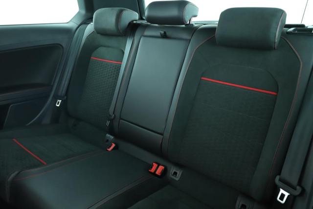 Volkswagen Golf image 6