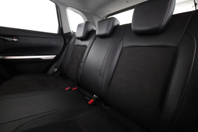 Suzuki Vitara image 7