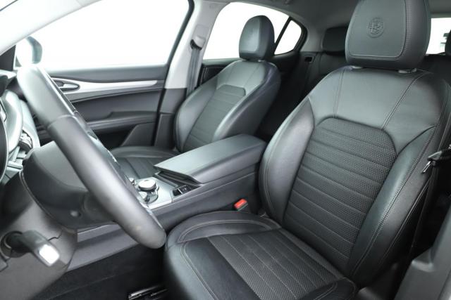 Alfa Romeo Stelvio image 3