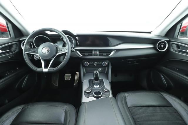 Alfa Romeo Stelvio image 5
