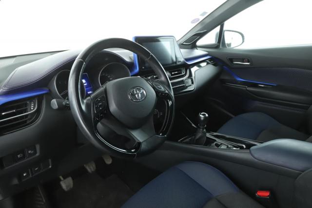 Toyota C-Hr image 6