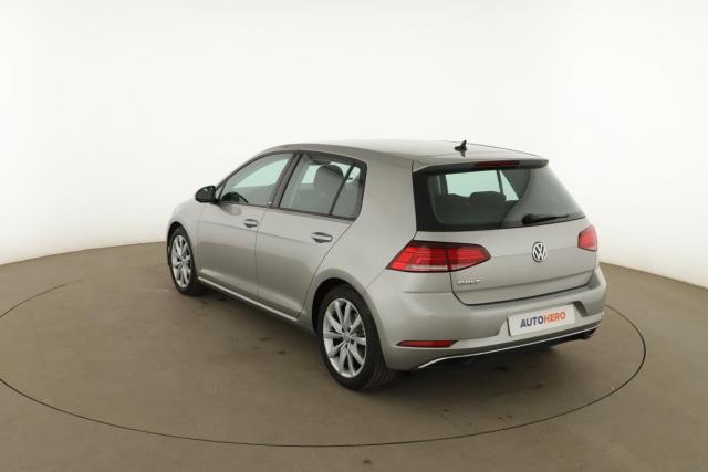 Volkswagen Golf image 6