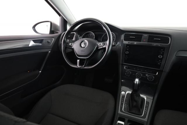 Volkswagen Golf image 8