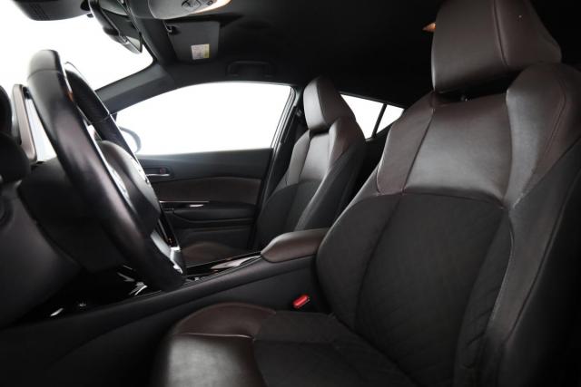 Toyota C-Hr image 6