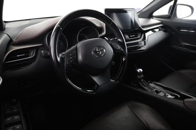 Toyota C-Hr image 1
