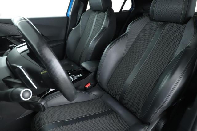Peugeot 2008 image 3
