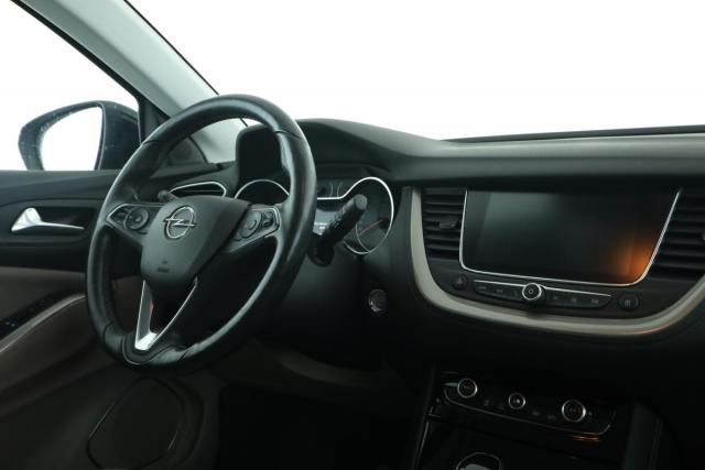 Opel Grandland X image 2