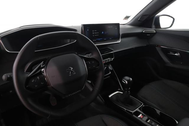 Peugeot 2008 image 8