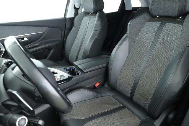 Peugeot 3008 image 2