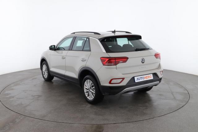 Volkswagen T-Roc image 8