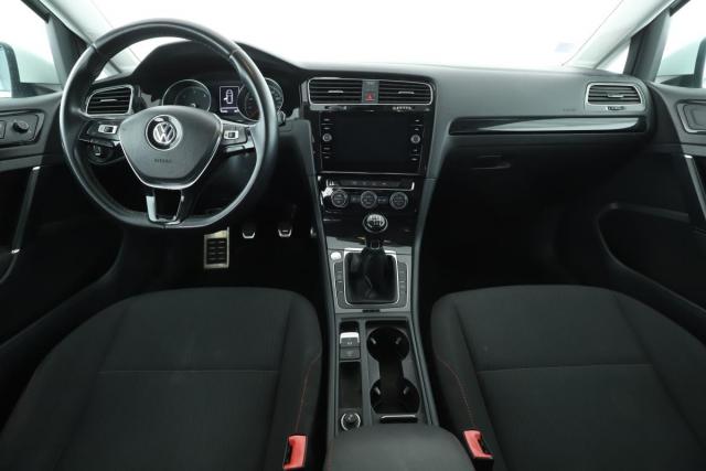Volkswagen Golf image 8