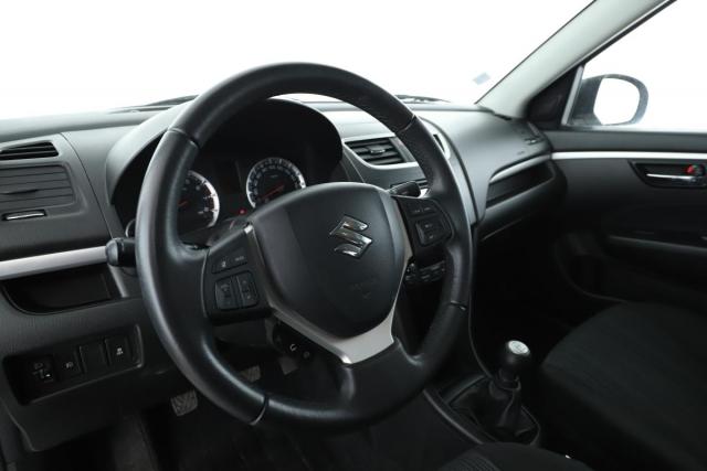 Suzuki Swift image 8