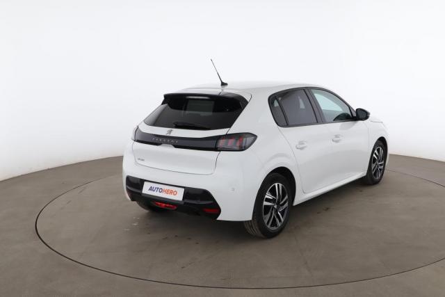 Peugeot 208 image 7