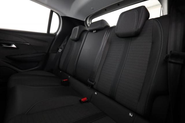 Peugeot 208 image 6
