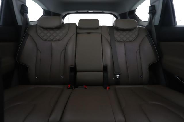 Hyundai Santa Fe image 2