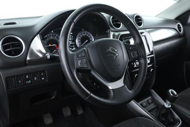 Suzuki Vitara image 1