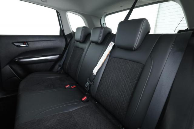 Suzuki Vitara image 8