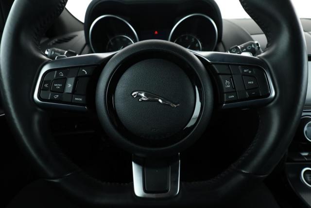 Jaguar F-Type image 4