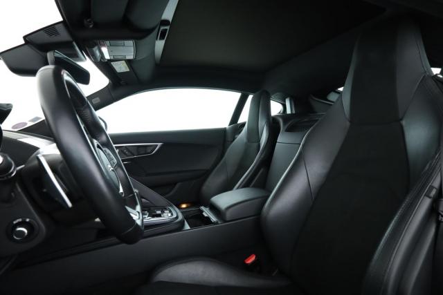 Jaguar F-Type image 3