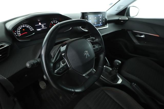 Peugeot 2008 image 6