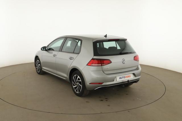 Volkswagen Golf image 9
