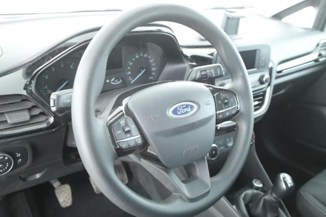 Ford Fiesta image 7
