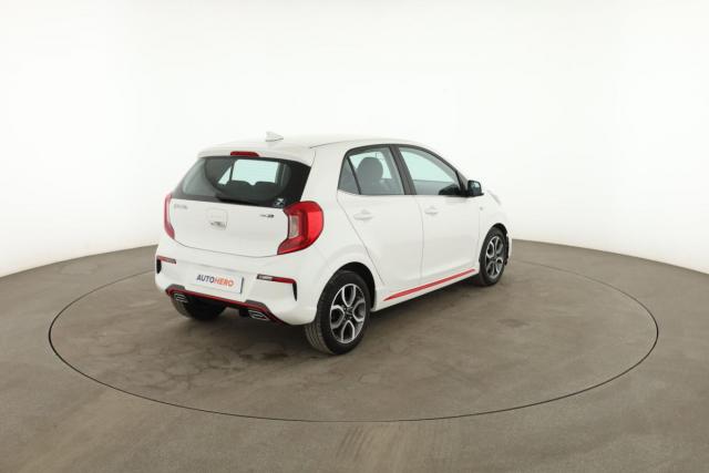 Kia Picanto image 9