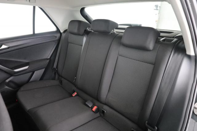 Volkswagen T-Roc image 9
