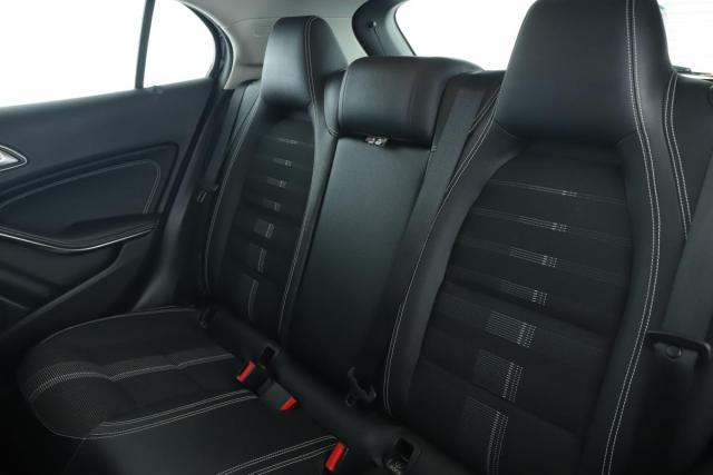 Mercedes Benz Gla image 1