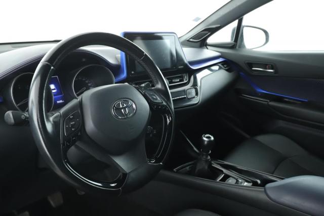 Toyota C-Hr image 2
