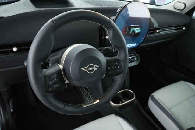 Mini Mini image 5