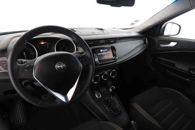 Alfa Romeo Giulietta image 5