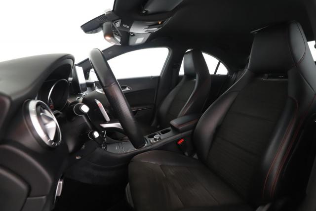 Mercedes Benz Cla image 2