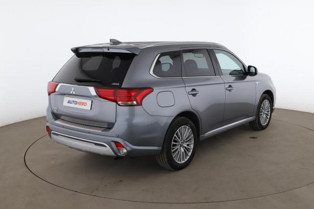 Mitsubishi Outlander image 4