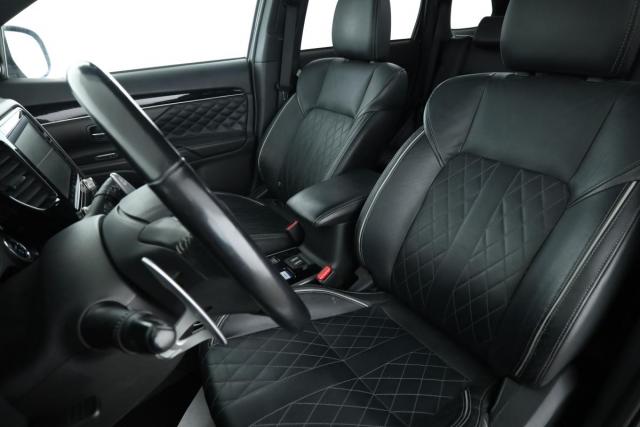 Mitsubishi Outlander image 8