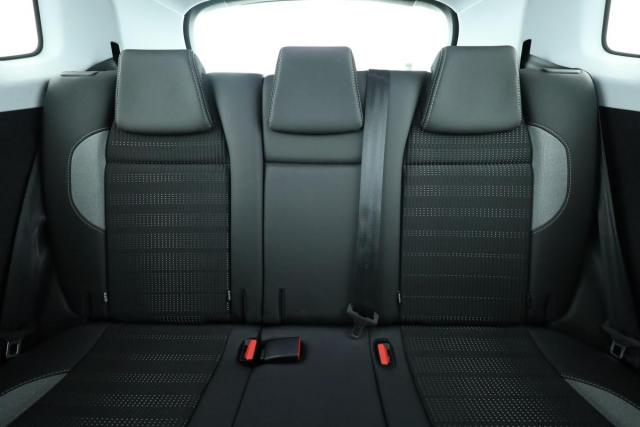 Peugeot 2008 image 8