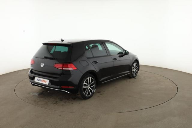 Volkswagen Golf image 3