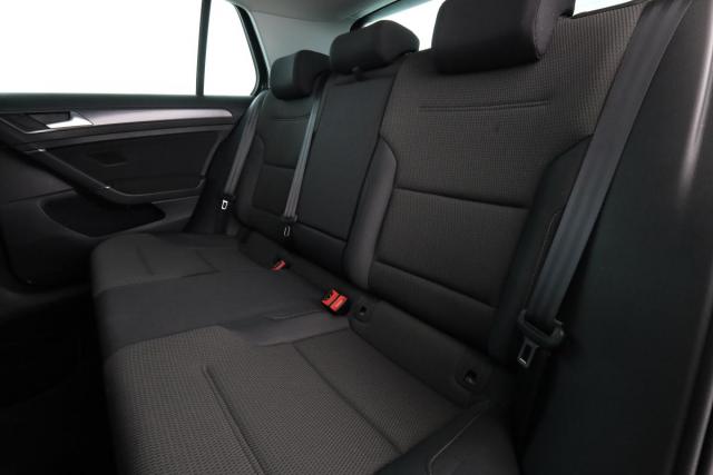 Volkswagen Golf image 5