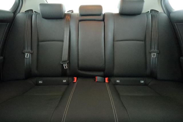 Toyota Avensis image 5