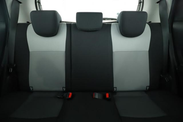 Toyota Yaris image 2