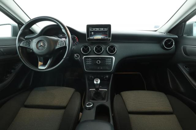 Mercedes Benz Gla image 5