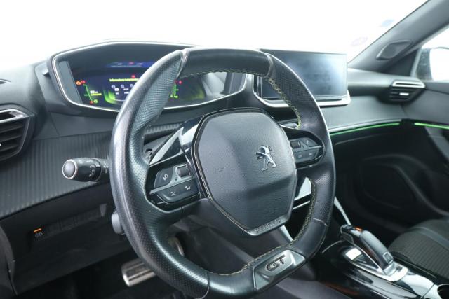 Peugeot 2008 image 3