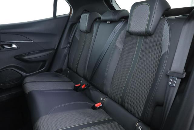 Peugeot 2008 image 8