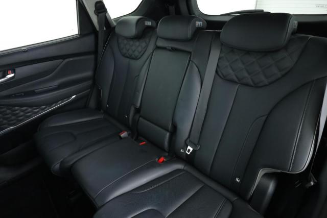 Hyundai Santa Fe image 4