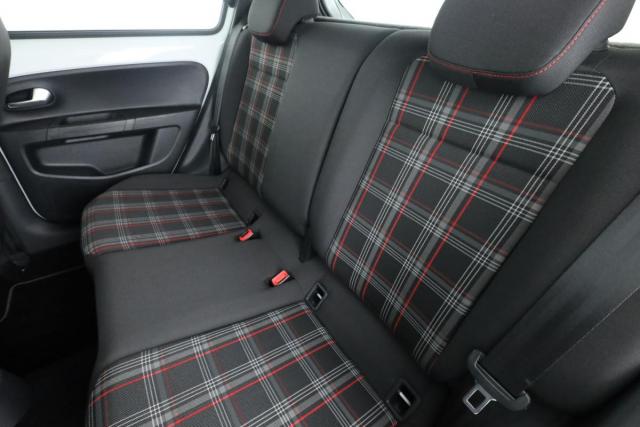 Volkswagen Up! image 2